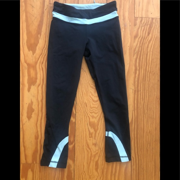 lululemon athletica Pants - Lululemon Cropped Leggings